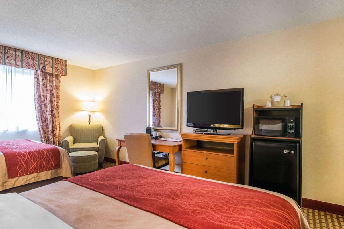 desk, iron/ironing board, free wifi, bed sheets