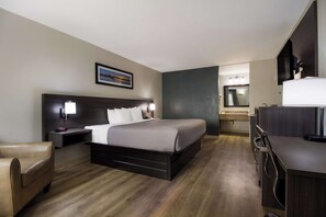 Zimmer, 1 King-Bett, barrierefrei, Nichtraucher | Zimmersafe, Schreibtisch, laptopgeeigneter Arbeitsplatz