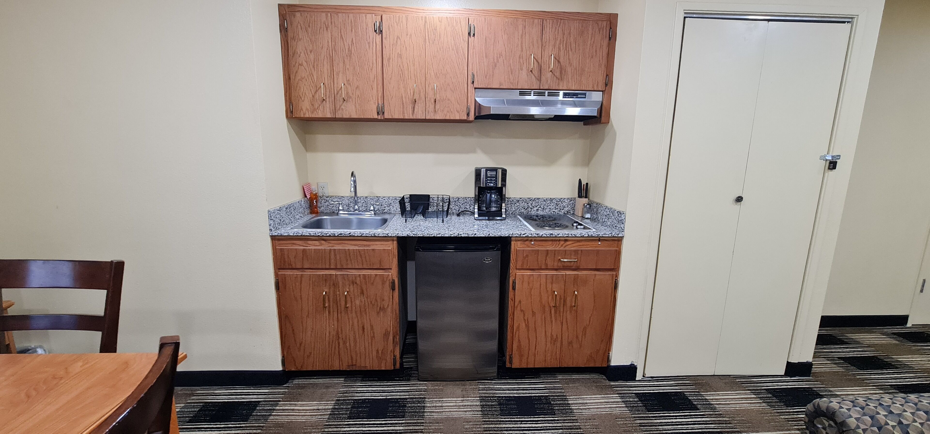 single room, 1 bedroom | private kitchenette | fridge, microwave, coffee/tea maker, eco-friendly cleaning products