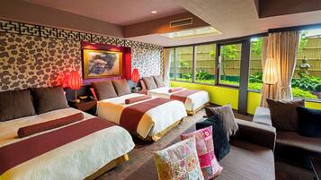 Premium bedding, down comforters, in-room safe, desk