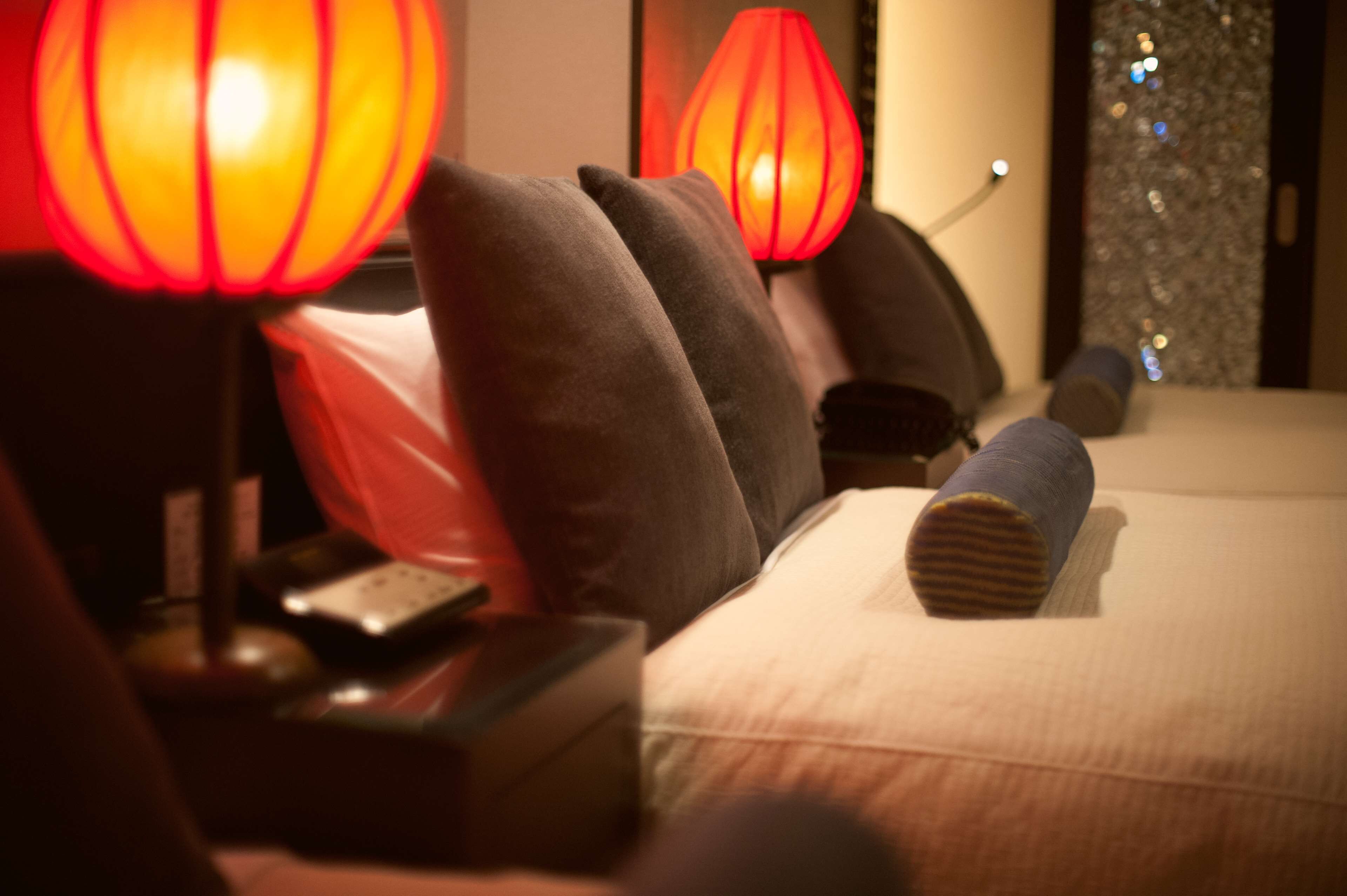 premium bedding, down duvets, in-room safe, desk