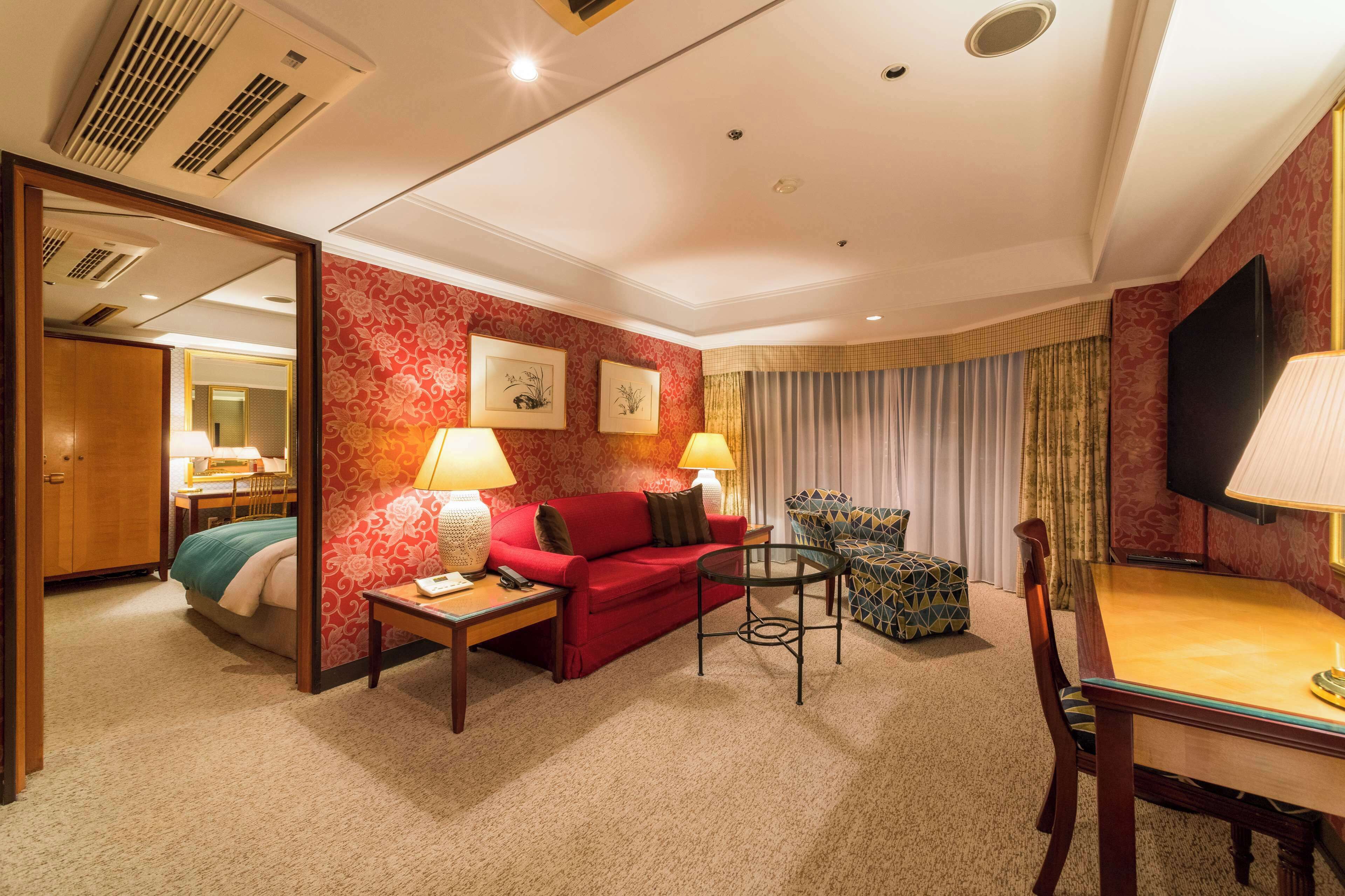 Executive Suite, 2 Bedrooms, Non Smoking | Premium bedding, down comforters, in-room safe, desk