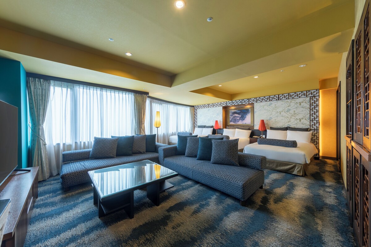 Dynasty Suite Non-smoking | Premium bedding, down comforters, in-room safe, desk