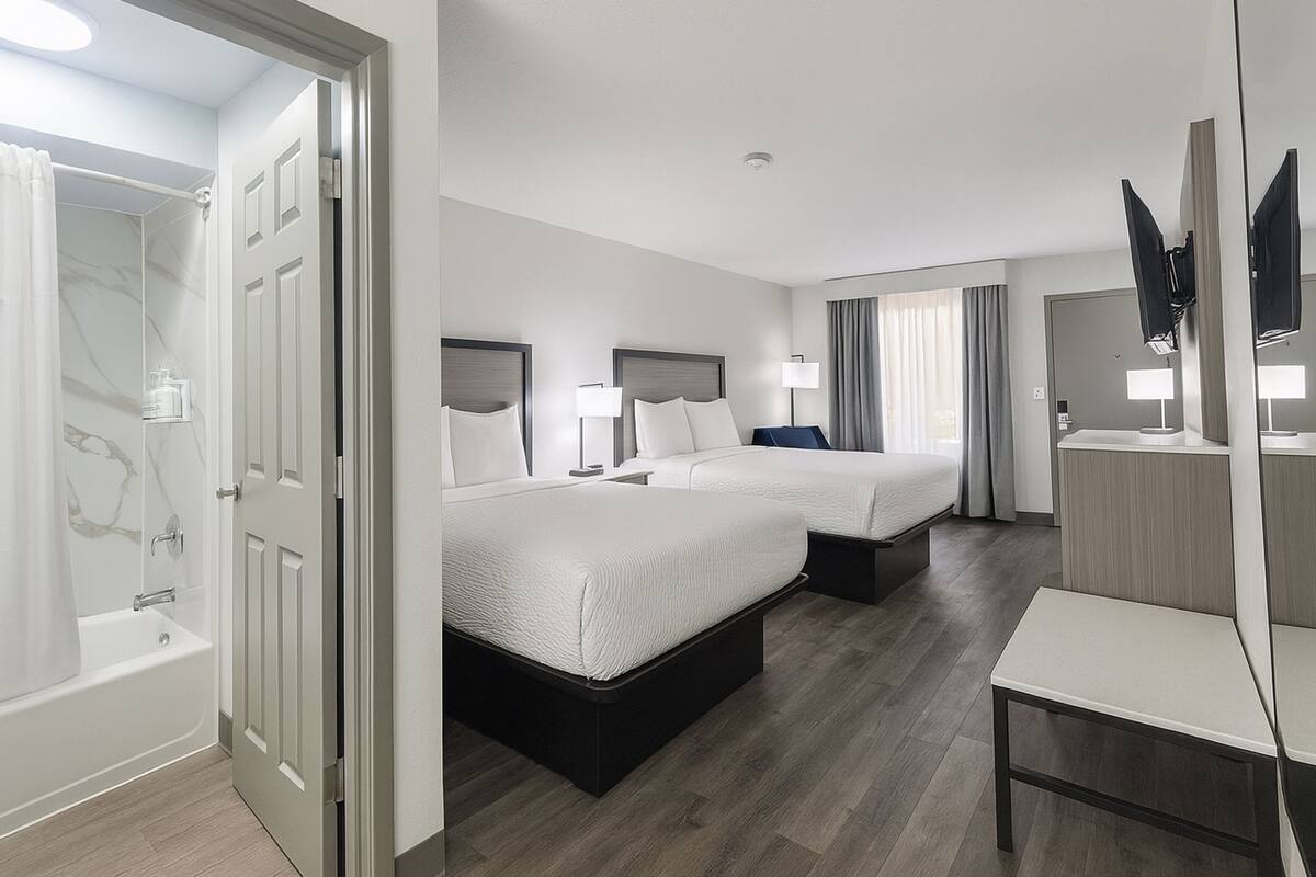 Habitación, 2 camas dobles, no fumadores | Ropa de cama de alta calidad y escritorio