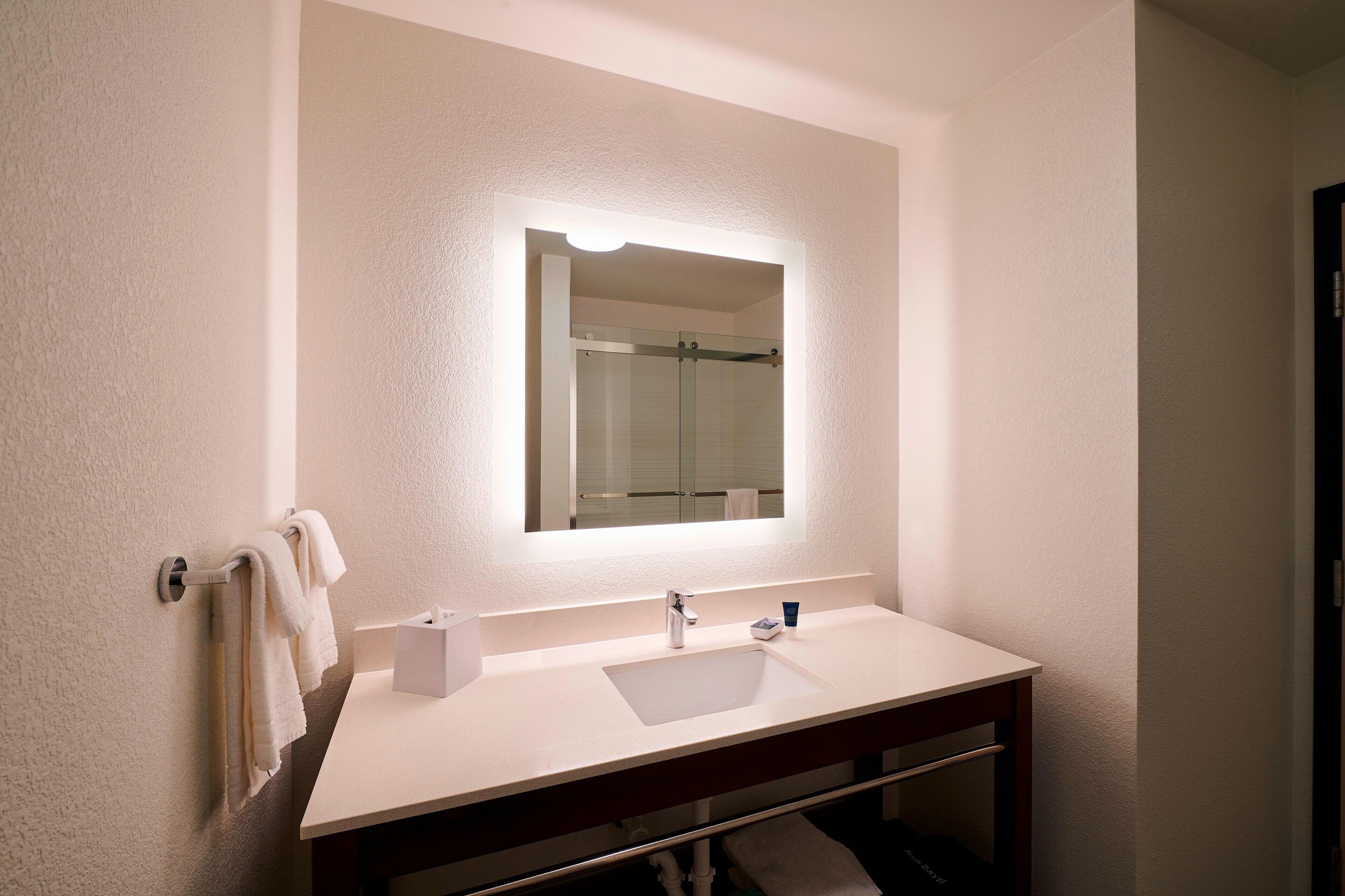 suite, 1 bedroom | bathroom | designer toiletries, hair dryer, towels