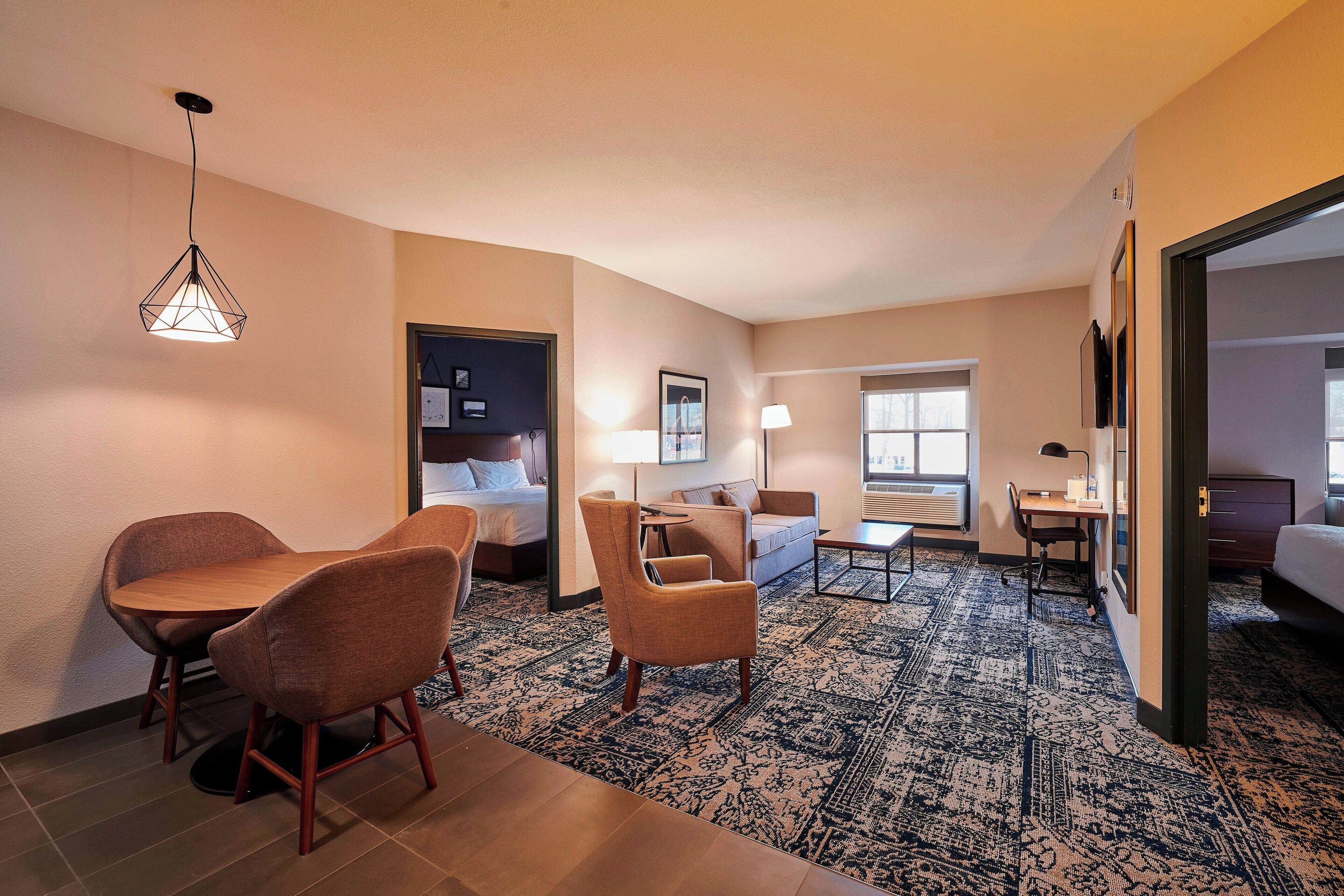 suite, 2 bedrooms | desk, iron/ironing board, free cots/infant beds, rollaway beds