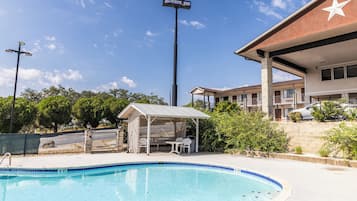 季節性室外游泳池