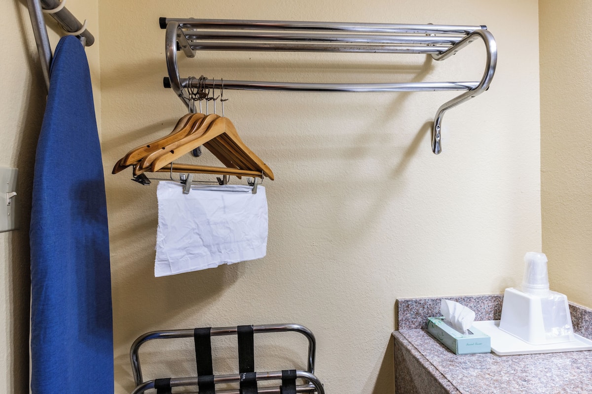 객실 내 금고, 책상, 다리미/다리미판, 무료 WiFi