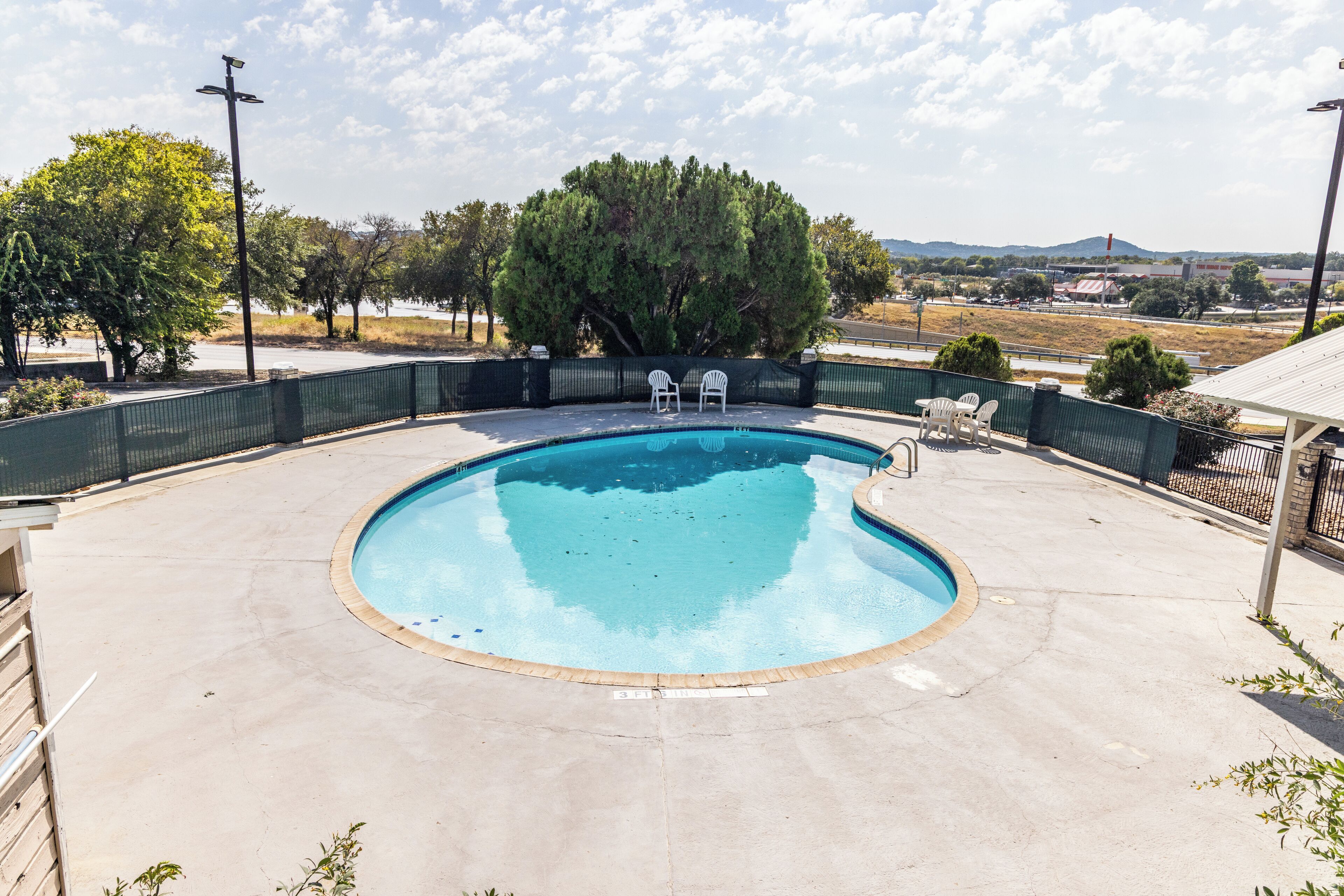 Piscine extérieure (ouverte en saison)
