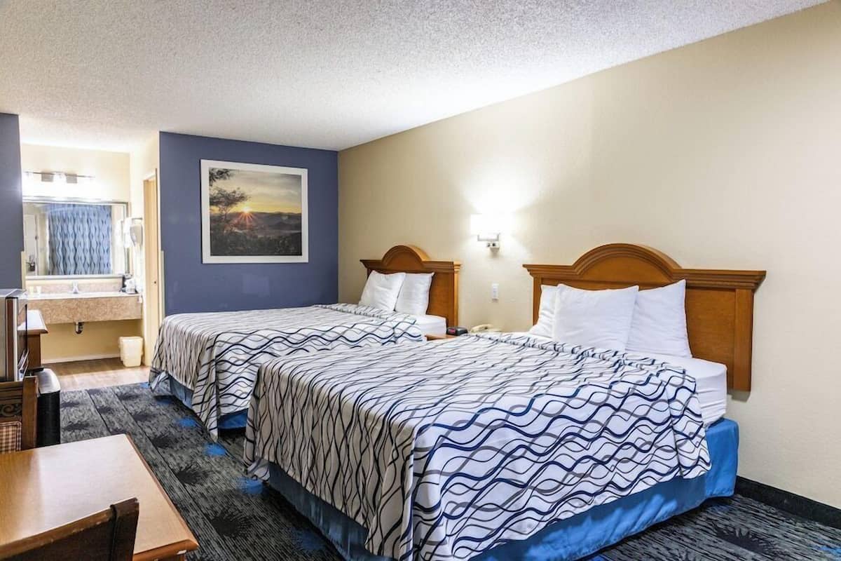 In-room safe, desk, iron/ironing board, free WiFi