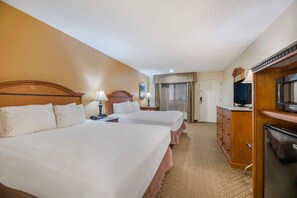 Strykejern/-brett og barnesenger (inkludert)