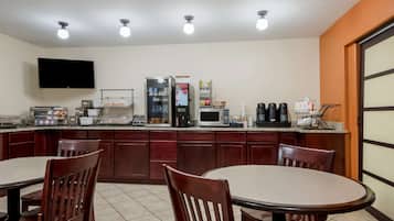 Free daily continental breakfast