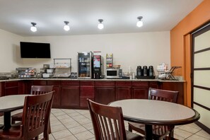 Free daily continental breakfast 