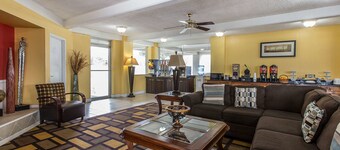 Econo Lodge Byron