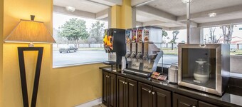 Econo Lodge Byron