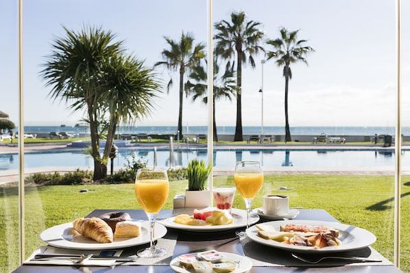 Daily buffet breakfast (EUR 15 per person)