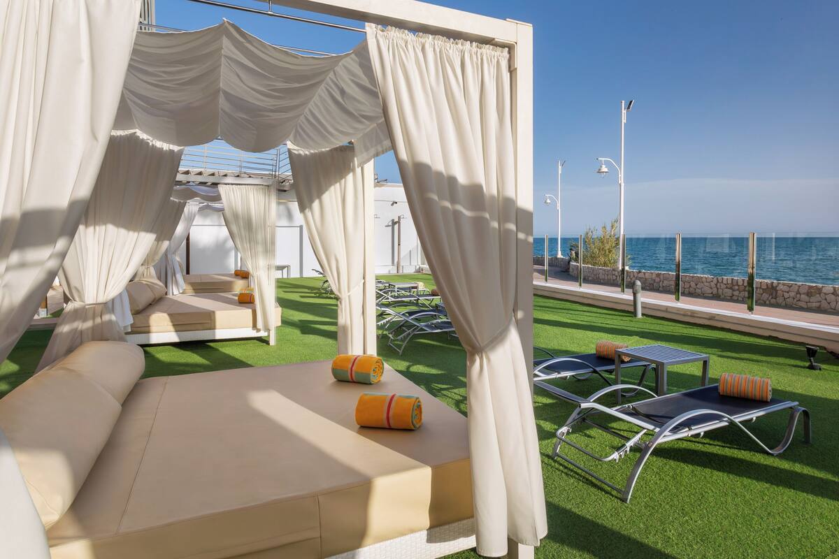 Superior Room, Sea View (Xtra) | Minibar, in-room safe, desk, blackout drapes