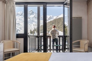 Superior Double Room, Lake View | 1 bedroom, premium bedding, pillow-top beds, in-room safe - Lake Hôtel Courchevel 1850 (Courchevel)