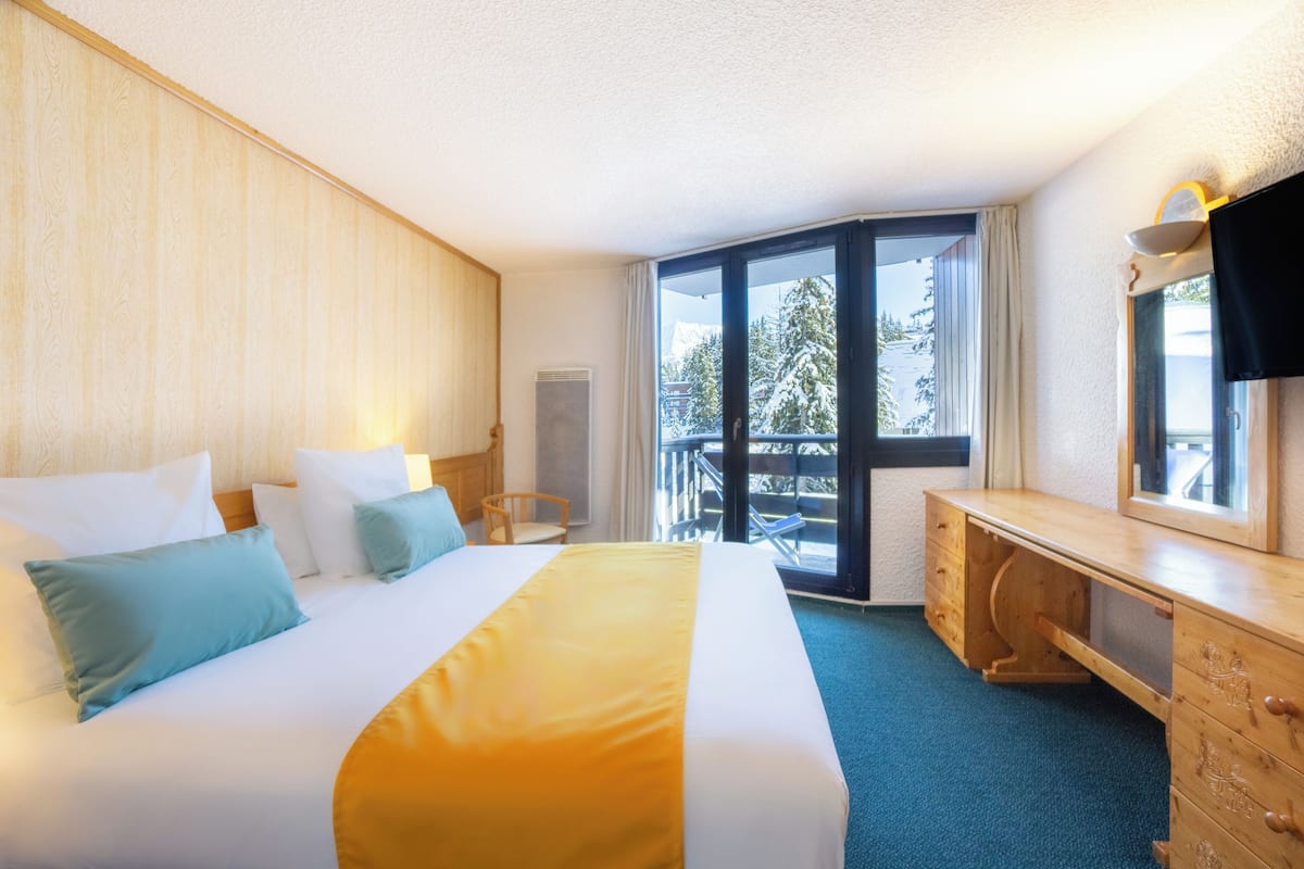 1 bedroom, premium bedding, pillowtop beds, in-room safe