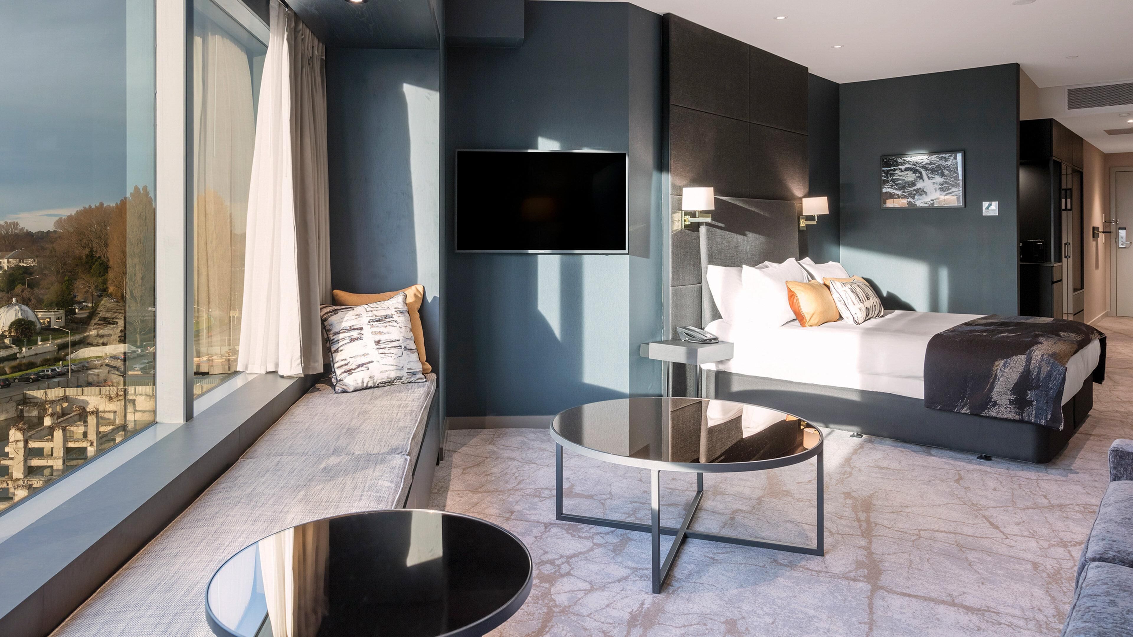 Minibar, két bảo mật tại phòng, bàn ủi/dụng cụ ủi quần áo 