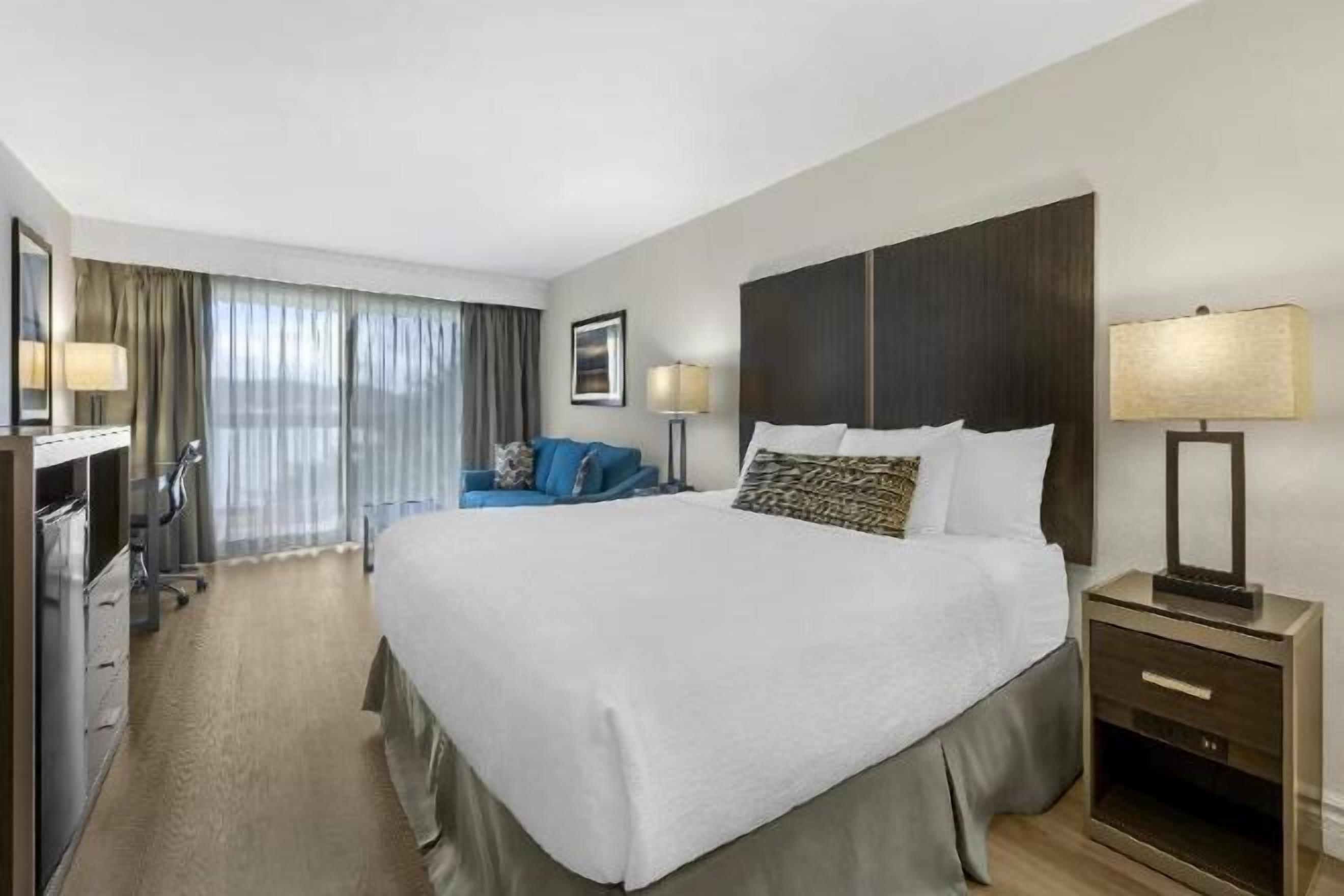 In-room safe, desk, laptop workspace, iron/ironing board