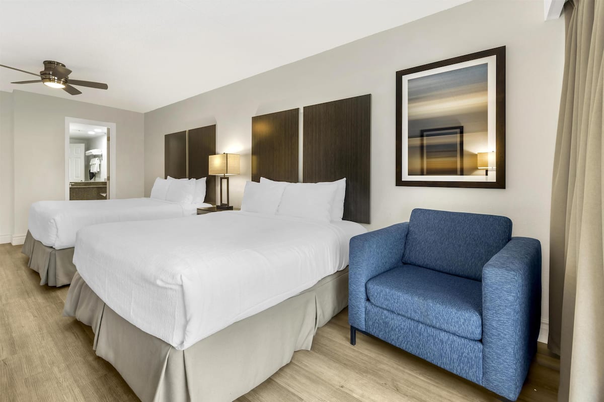 Non-Pet, 2 Queen Beds, Balcony | Room amenity