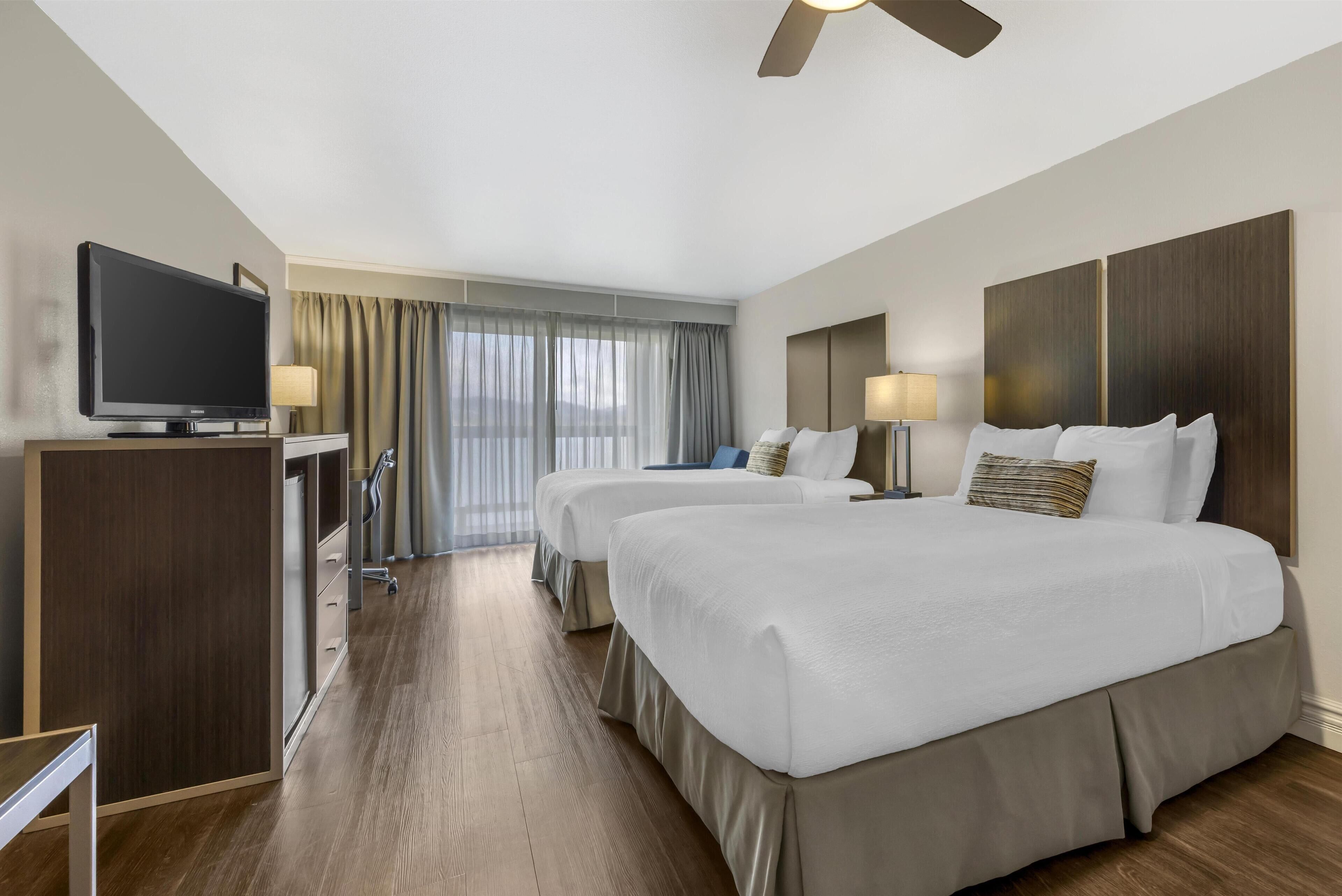 Non-Pet, 2 Queen Beds, Balcony, River View, Oversized Room | Tiện nghi tại phòng