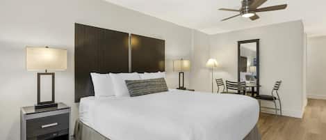 Non-Pet, 1 King Bed, River view w/Balcony | Room amenity