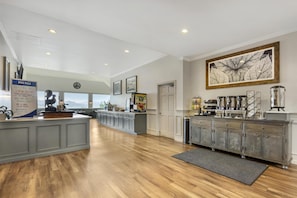 Free daily cooked-to-order breakfast - Best Western Pier Point Inn (Florence)