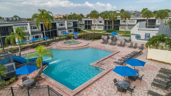 2 outdoor pools, pool loungers