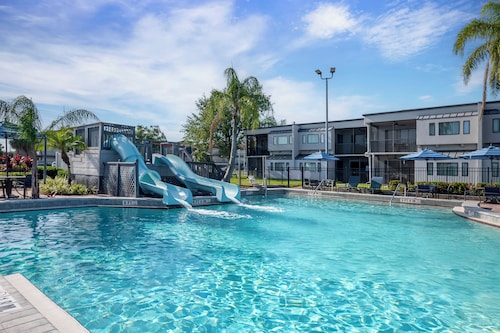 Orbit One Vacation Villas by Coolvacay