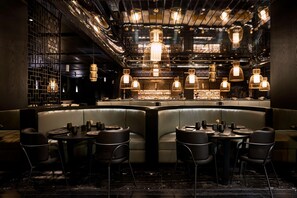 4 Restaurants; Frühstück, Mittagessen und Abendessen werden serviert