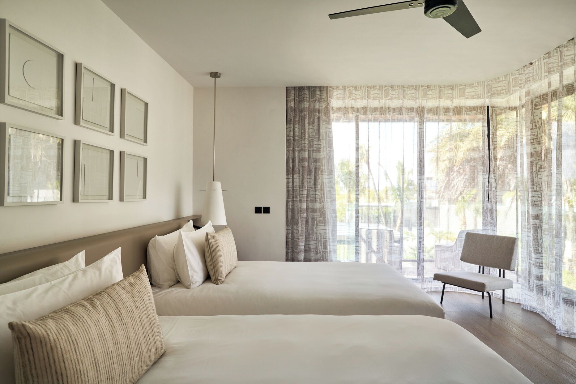 Zimmer, Mehrere Betten (LUX* Pool Villa) | Bettwäsche aus ägyptischer Baumwolle, hochwertige Bettwaren