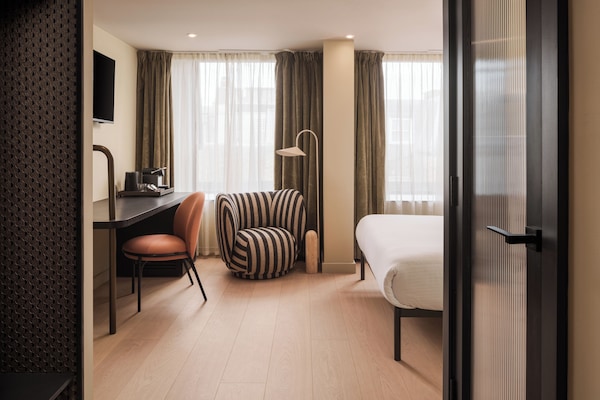 Executive Room Newly Refurbished | In-room safe, iron/ironing board (on request), WiFi (free), bed sheets