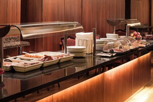 Daily full breakfast (GBP 15 per person)