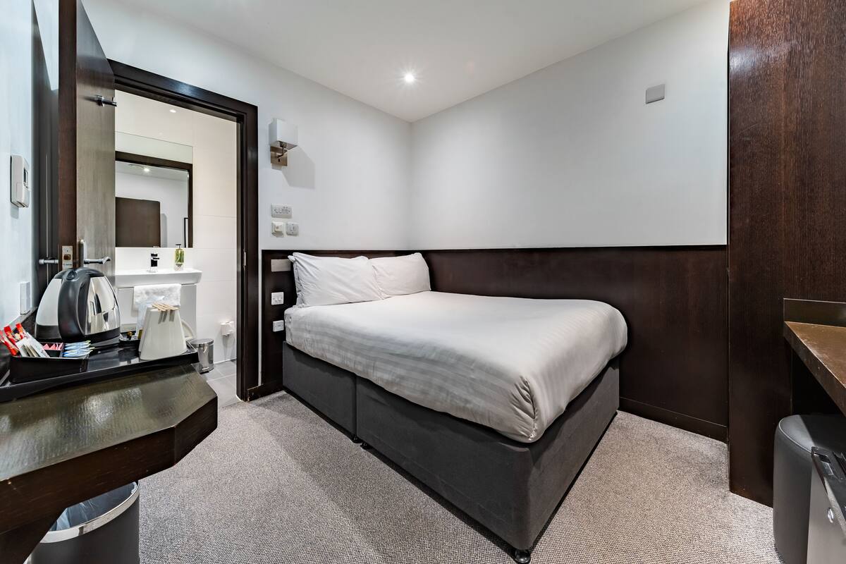 Original Double Room (Mezzanine and Basement) | In-room safe, iron/ironing board (on request), WiFi (free), bed sheets