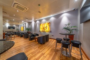 Bar (on property) - Central Park Hotel (London)