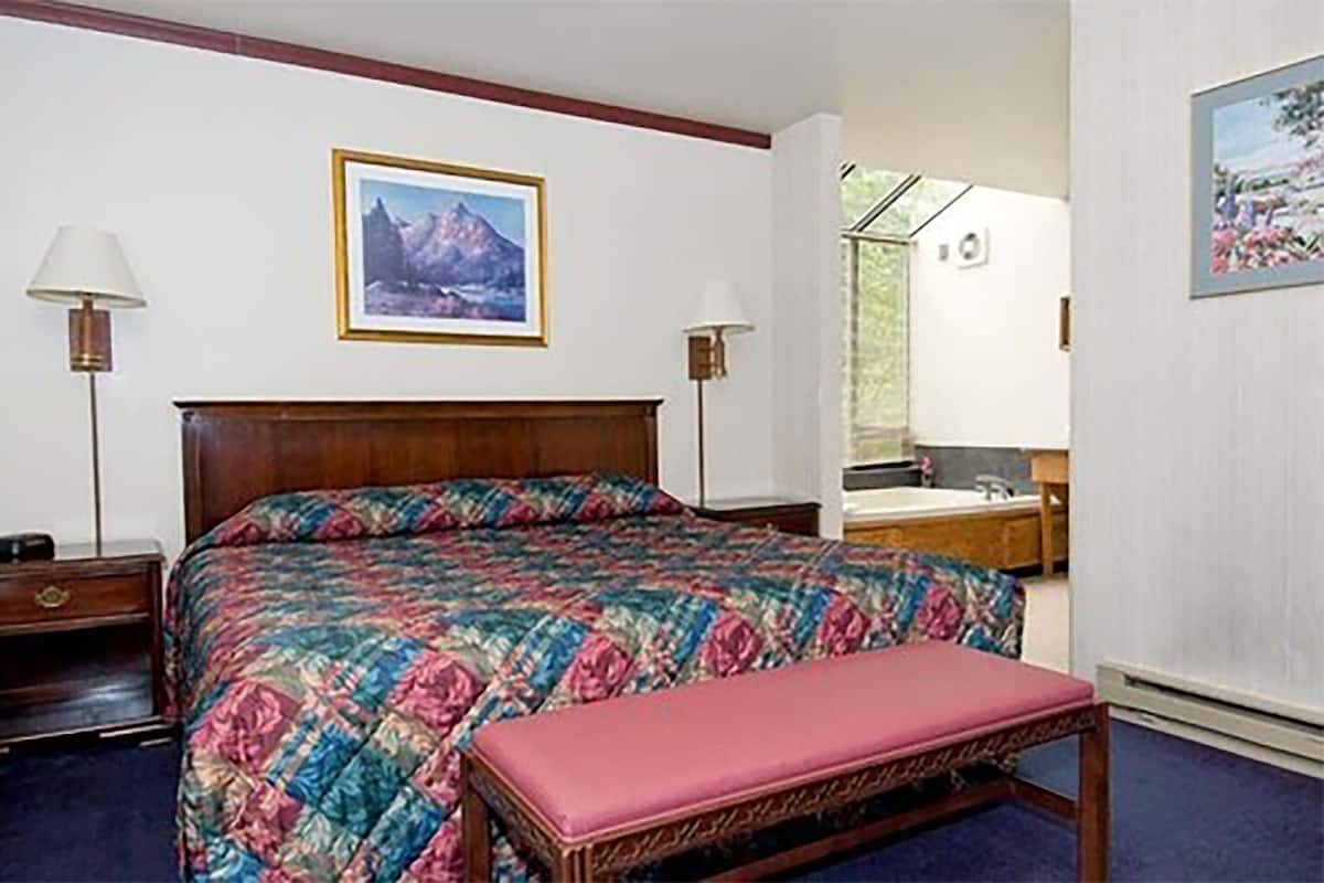 Escritorio, cortinas blackout, wifi gratis y ropa de cama