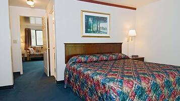 Superior Room, 1 King Bed | Desk, blackout drapes, free WiFi, bed sheets