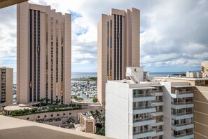 Condo, 1 Bedroom, Accessible, Hot Tub (Marina Tower 2002 (30+ night rental)) | Balcony