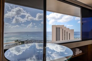 Studio, 1 Bedroom, Accessible, Hot Tub (Marina Tower 3903) | Bathroom | Free toiletries, hair dryer, towels, soap