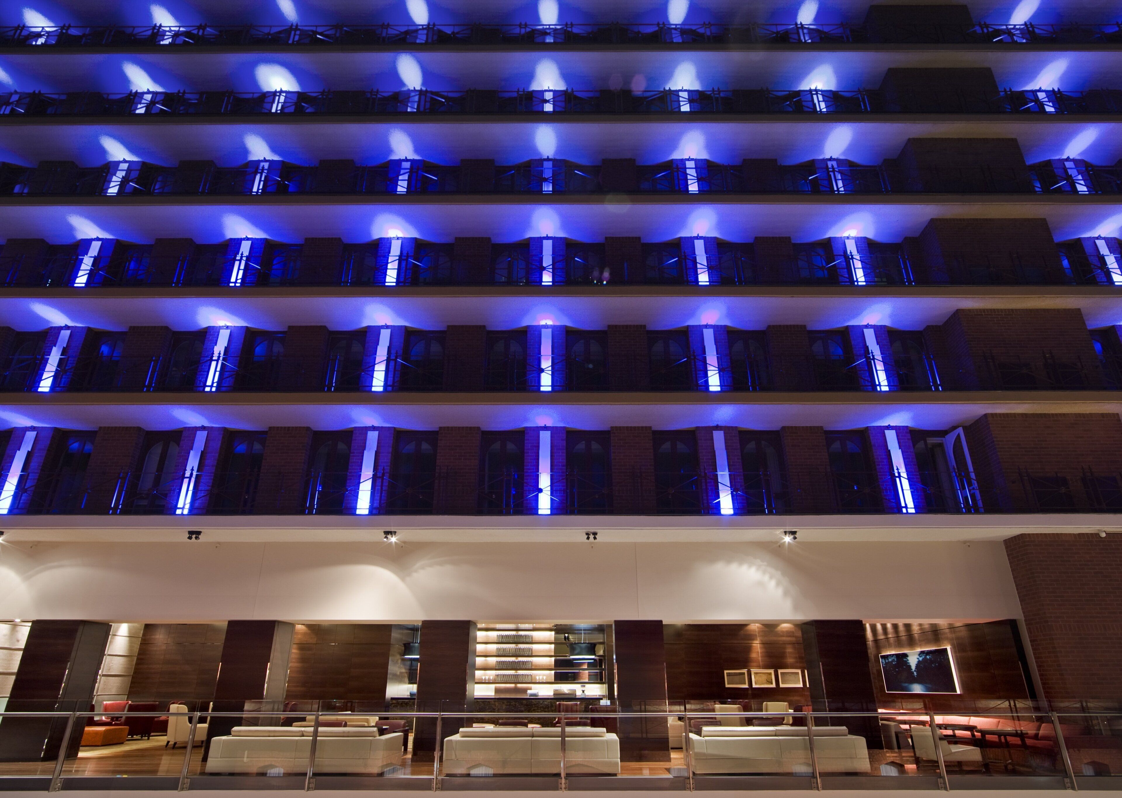 2 bars/lounges, wine bar