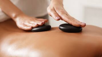 Ruang perawatan pasangan, perawatan tubuh, hidroterapi, dan aromaterapi