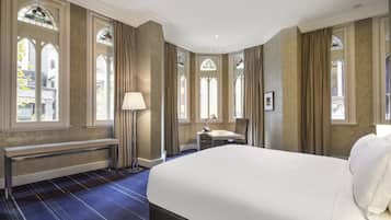1 habitación, ropa de cama de alta calidad, cubrecamas y minibar