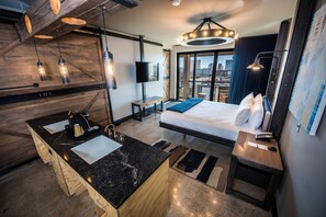 Suite, 1 Bedroom | Premium bedding, in-room safe, desk, iron/ironing board - FOUNDRE Phoenix (Phoenix)
