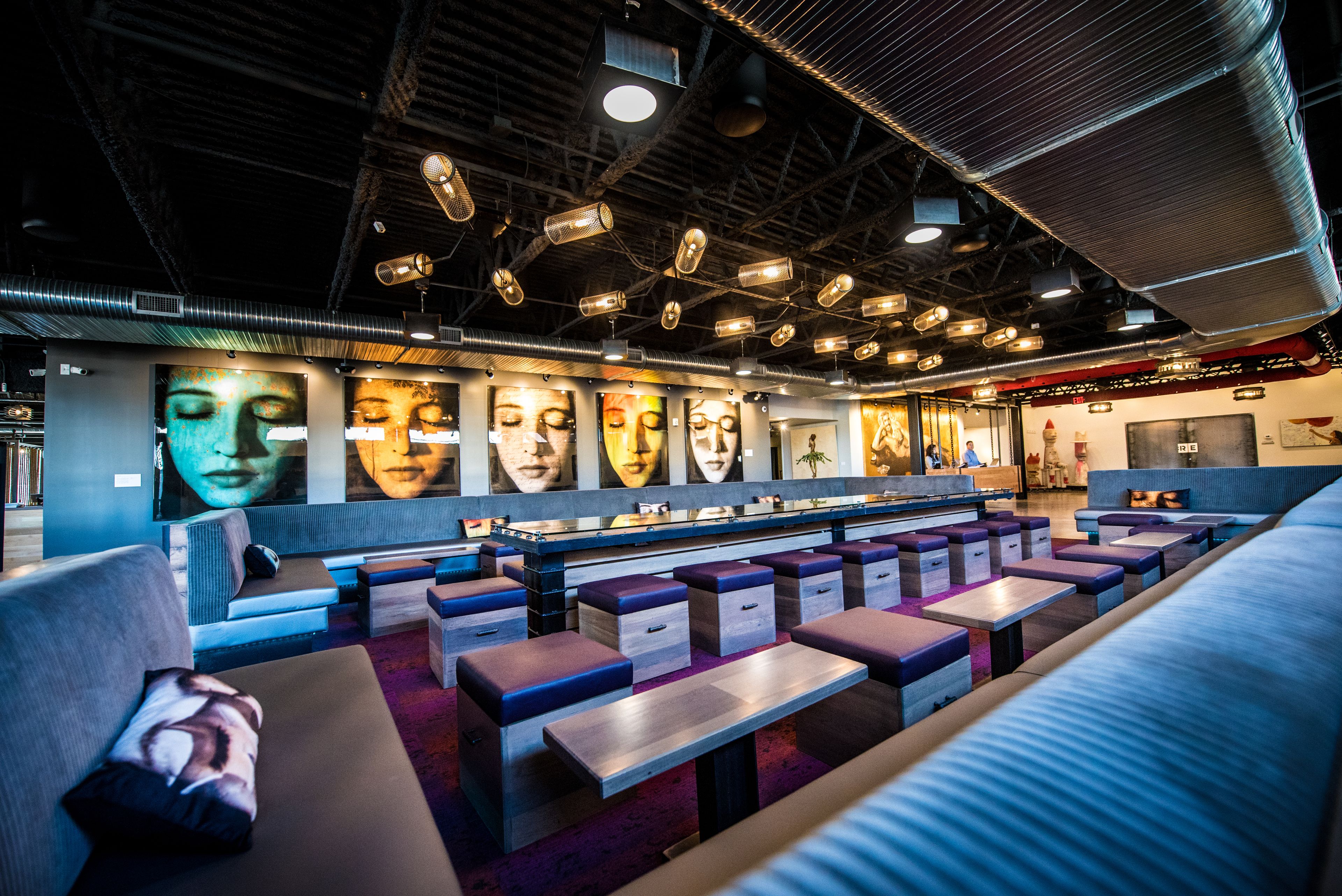 2 bars/lounges, poolside bar