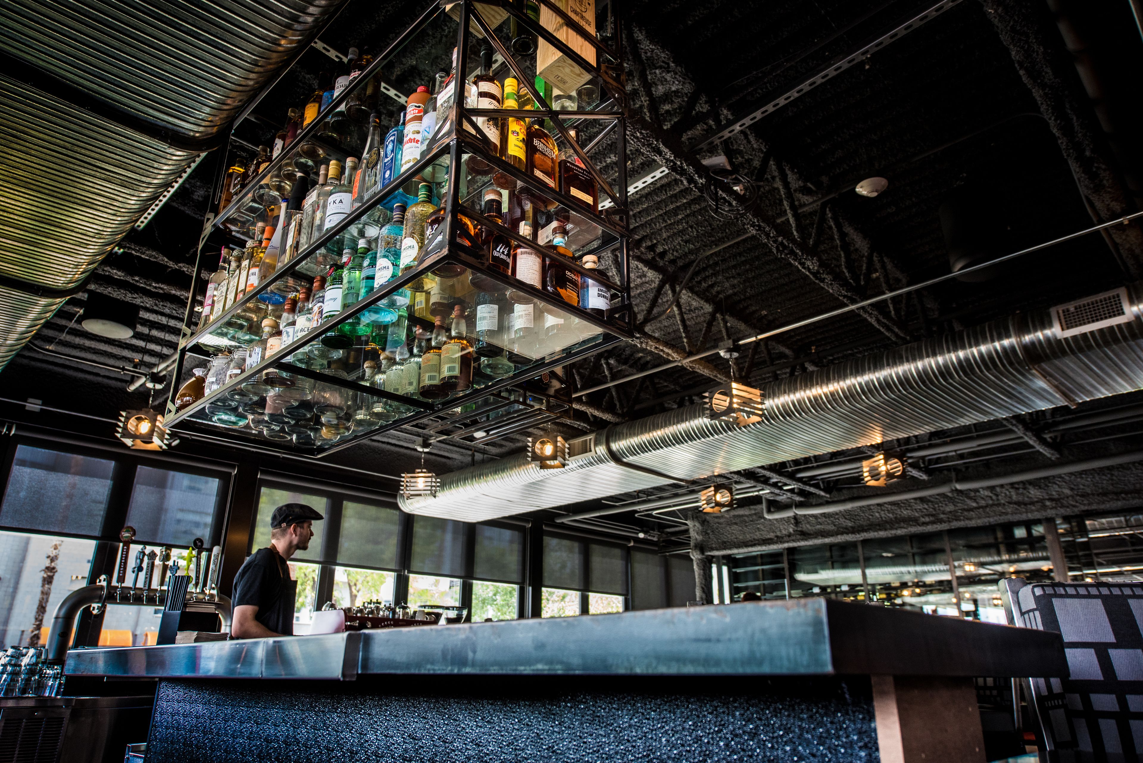 2 bars/lounges, poolside bar