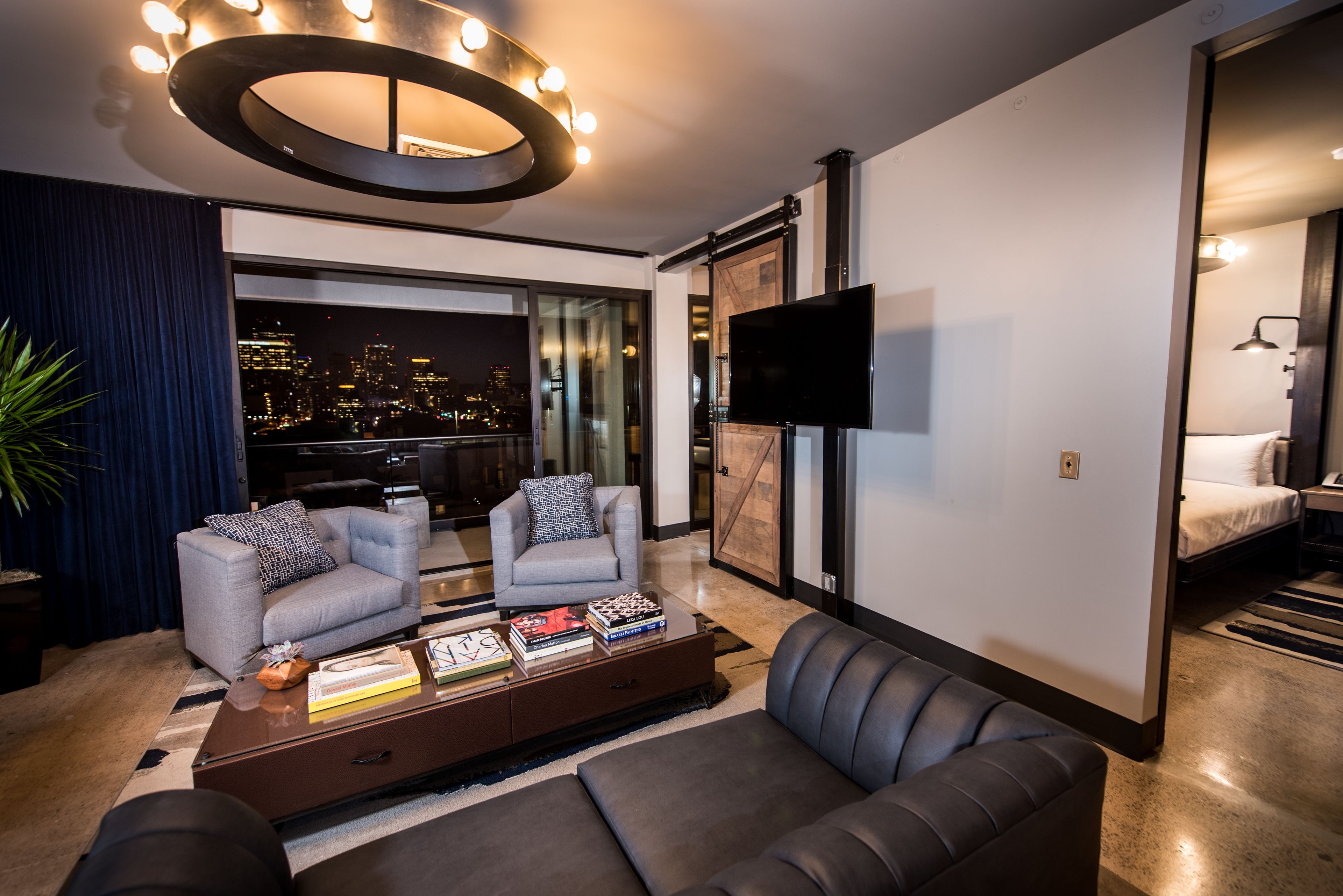 suite, 1 bedroom | living area | 42-inch tv with cable channels