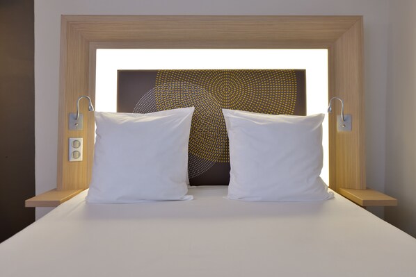 1 bedroom, premium bedding, in-room safe, desk