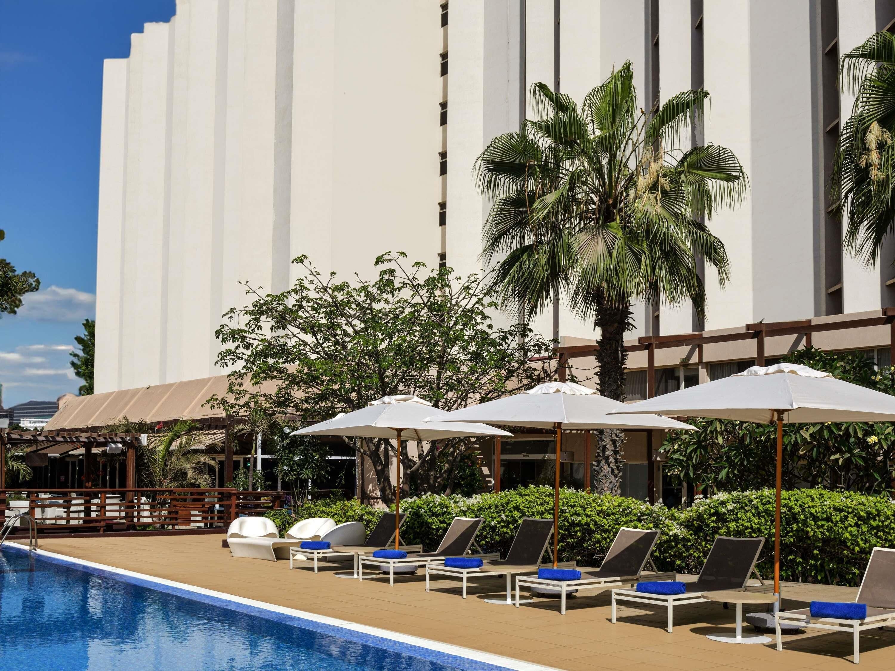 Outdoor pool, sun loungers